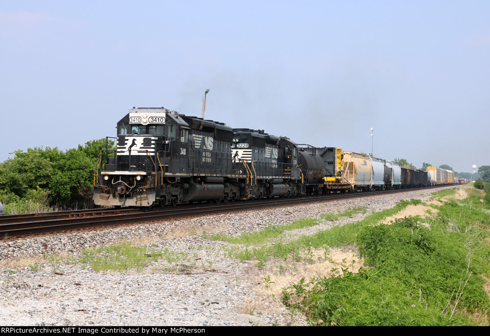 Westbound Norfolk Southern